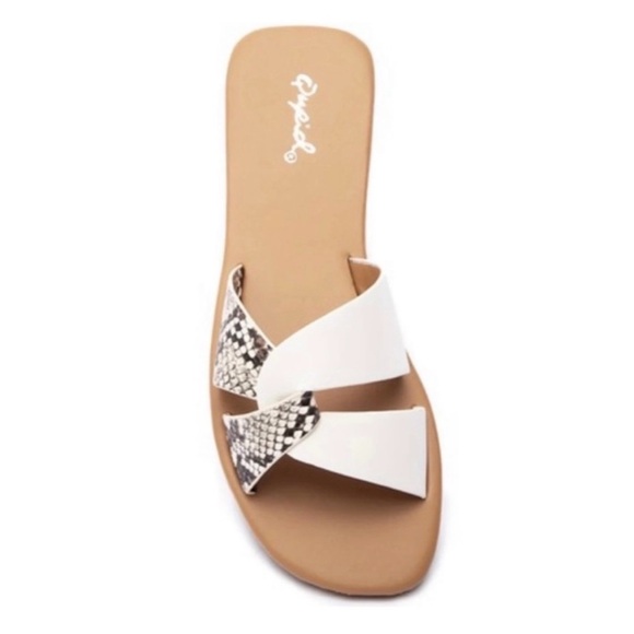 NEW| Women’s Snakeskin Two Toned Linked Sandals - Picture 1 of 6